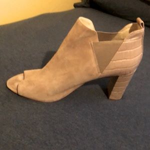 Suede and leather open toed boots